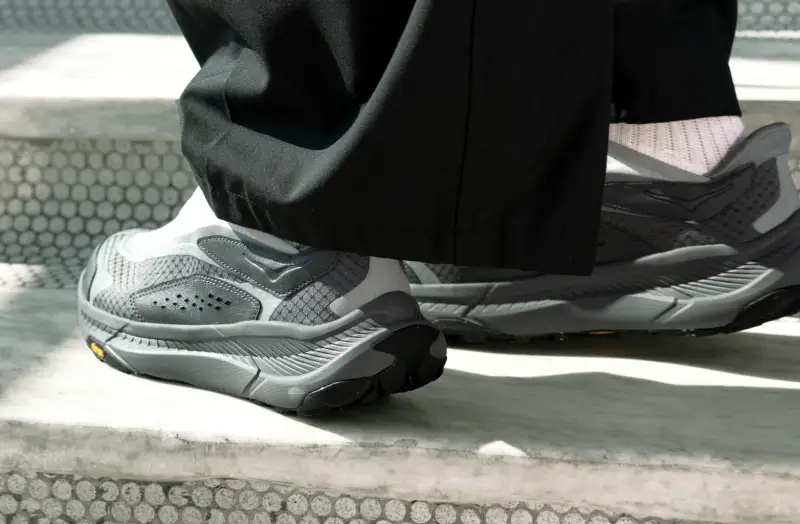 hoka transport コーデ 春コーデ ランニングにも最適 おしゃれで履き 